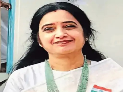 You are currently viewing तेलंगाना में प्रिंसिपल की बेरहमी से हत्या, चाकू से किए 27 वार; 10वीं के दो छात्रों पर साजिश का आरोप